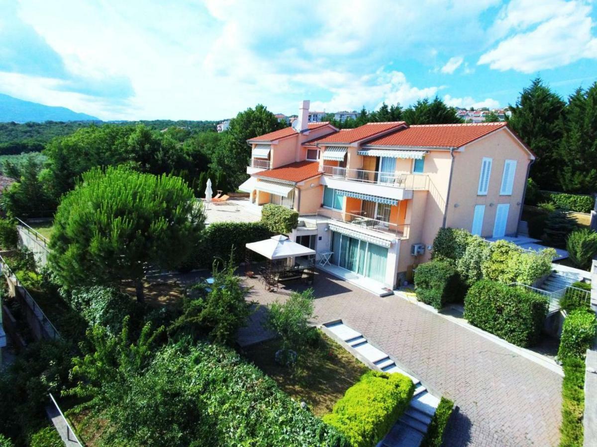 Apartments In Villa Azra Rijeka Eksteriør bilde