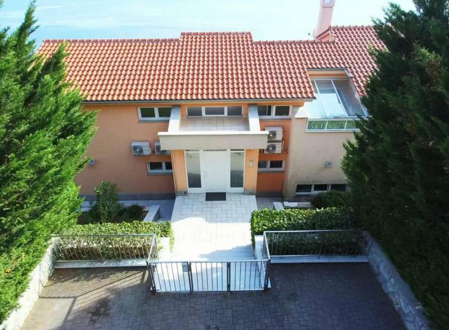 Apartments In Villa Azra Rijeka Eksteriør bilde