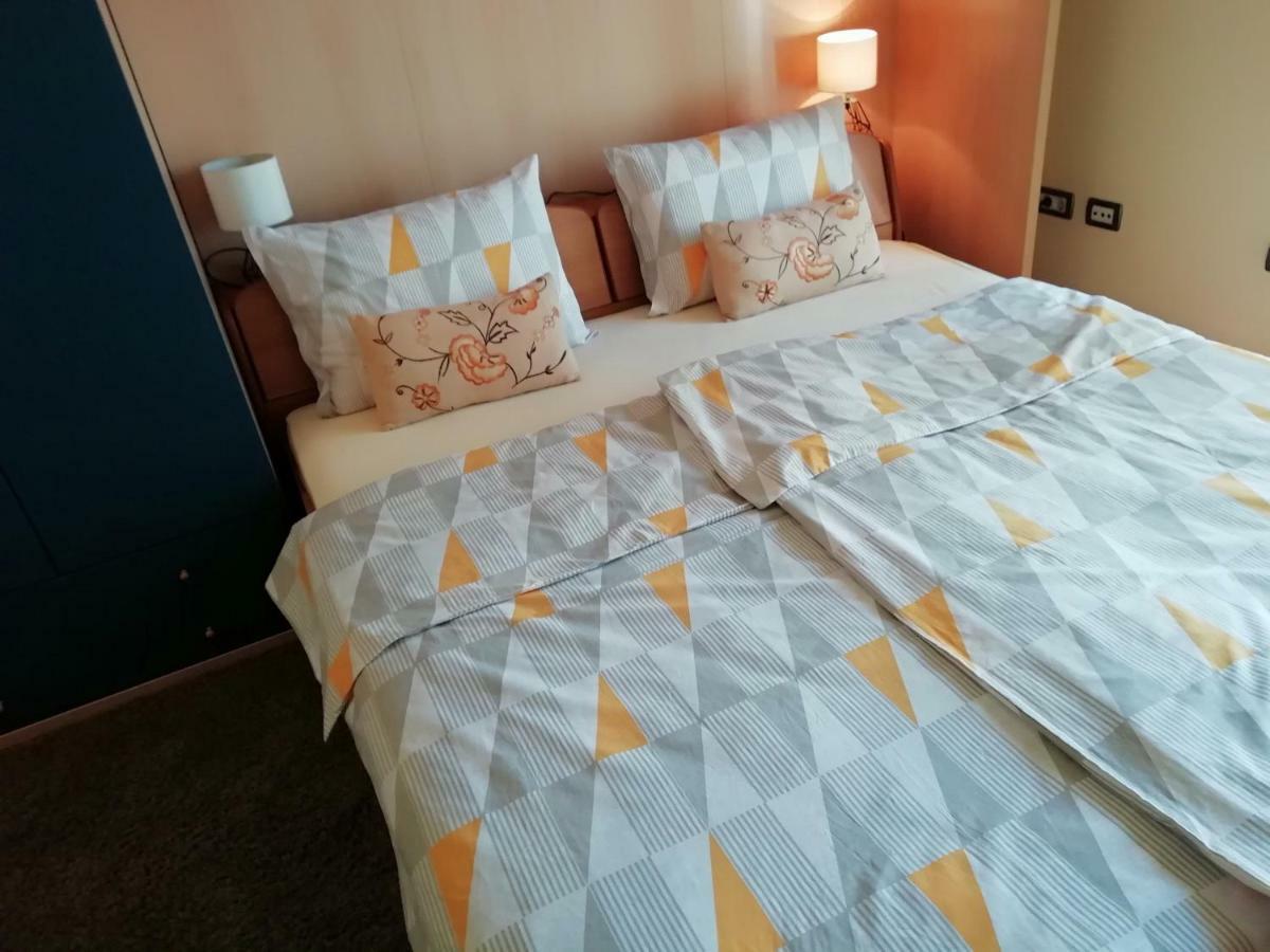 Apartments In Villa Azra Rijeka Eksteriør bilde